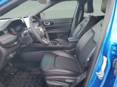 Certified 2025 Jeep Compass Latitude w/ Altitude Special Edition image 19