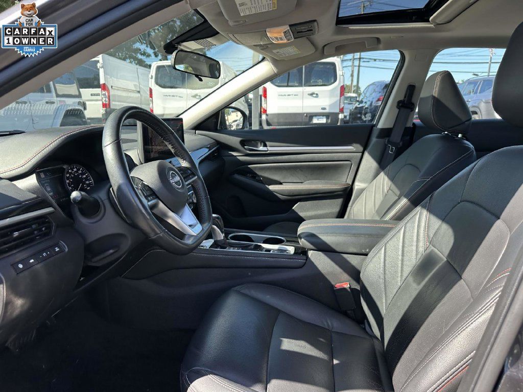 Used 2024 Nissan Altima 2.0 SR FWD image 14