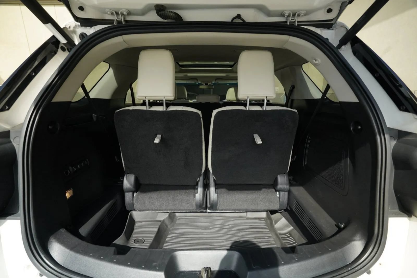 Used 2017 Ford Explorer Platinum AWD/4WD image 35