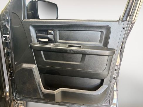 Used 2018 RAM 1500 Express AWD/4WD image 27