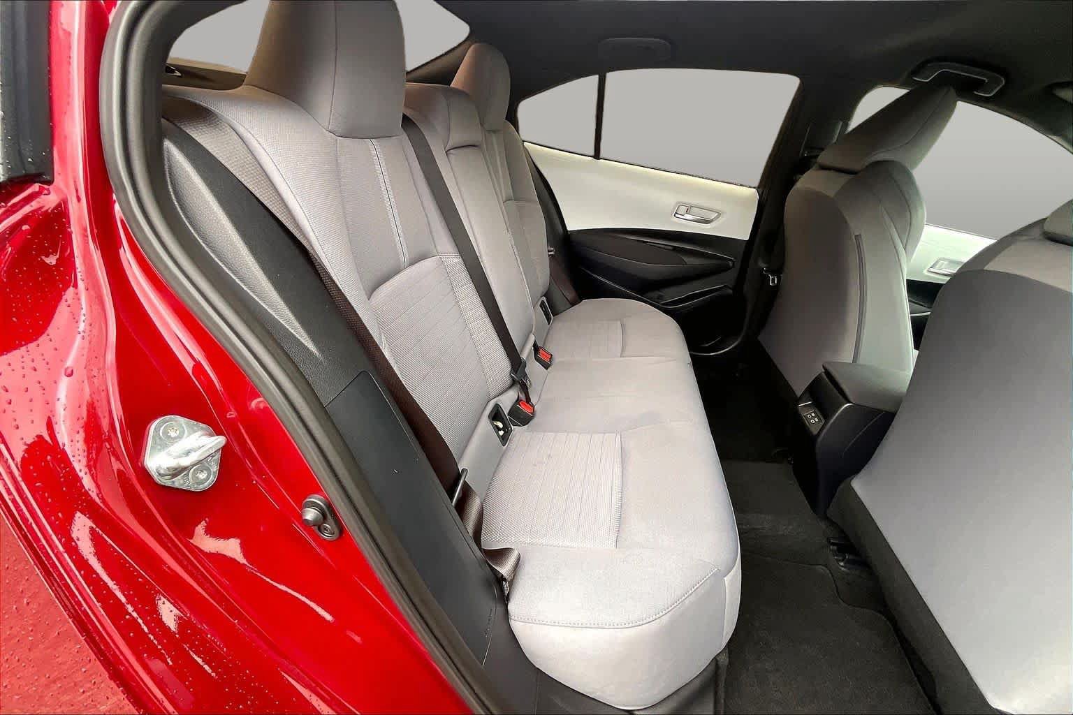 Used 2026 Toyota Corolla SE FWD image 19