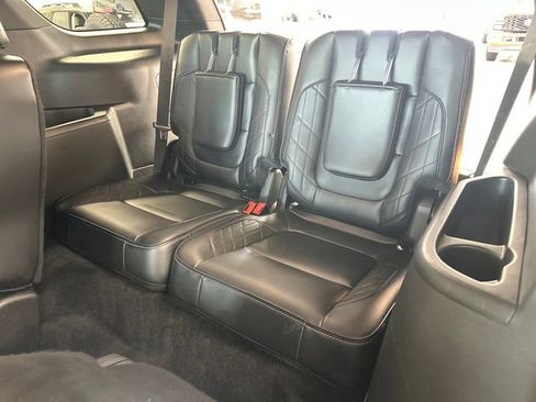 Used 2018 Ford Explorer Platinum AWD/4WD image 7