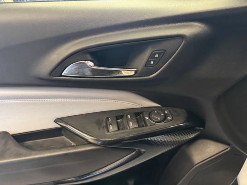 Used 2025 Chevrolet Trax LT FWD image 19