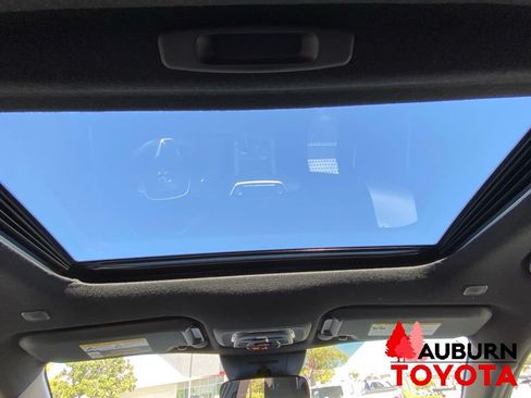Used 2024 Toyota Corolla Cross AWD Hybrid w/ Moonroof Package image 28