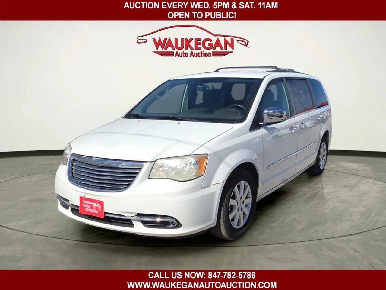 Used 2012 Chrysler Town & Country Touring-L w/ Entertainment Group #2 FWD image 1