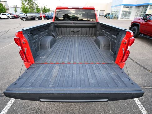 Used 2021 Chevrolet Silverado 1500 RST w/ Z71 Off-Road Package AWD/4WD image 7