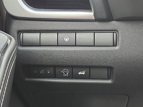 Used 2023 Nissan Rogue SL image 19