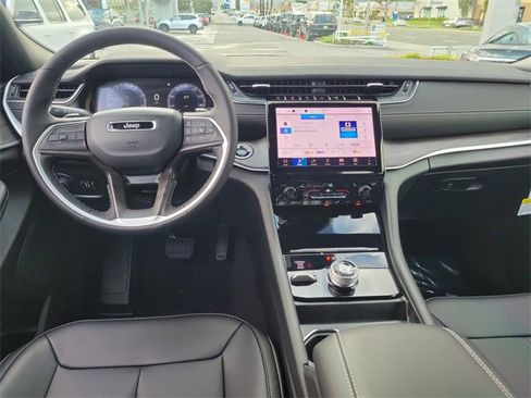 New 2025 Jeep Grand Cherokee L Limited image 8