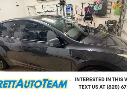 Used 2022 Tesla Model Y Performance AWD/4WD image 1