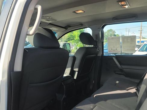 Used 2014 Nissan Titan 4x4 Crew Cab image 15