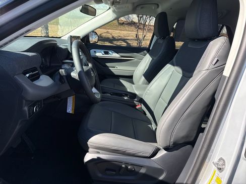 New 2026 Ford Explorer Active w/ Active Comfort Package image 9