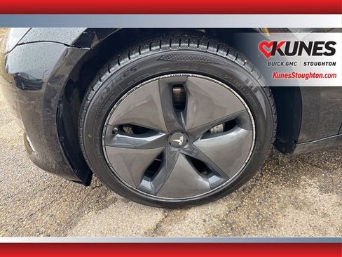 Used 2018 Tesla Model 3 Long Range image 15