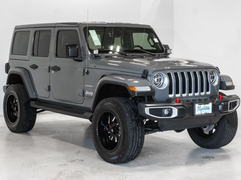 Used 2019 Jeep Wrangler Unlimited Sahara AWD/4WD image 6