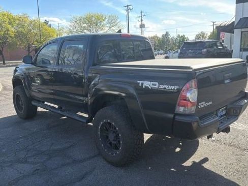 Used 2015 Toyota Tacoma 4x4 Double Cab w/ TRD Sport Package image 3
