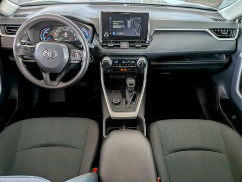 Certified 2025 Toyota RAV4 XLE AWD/4WD image 28