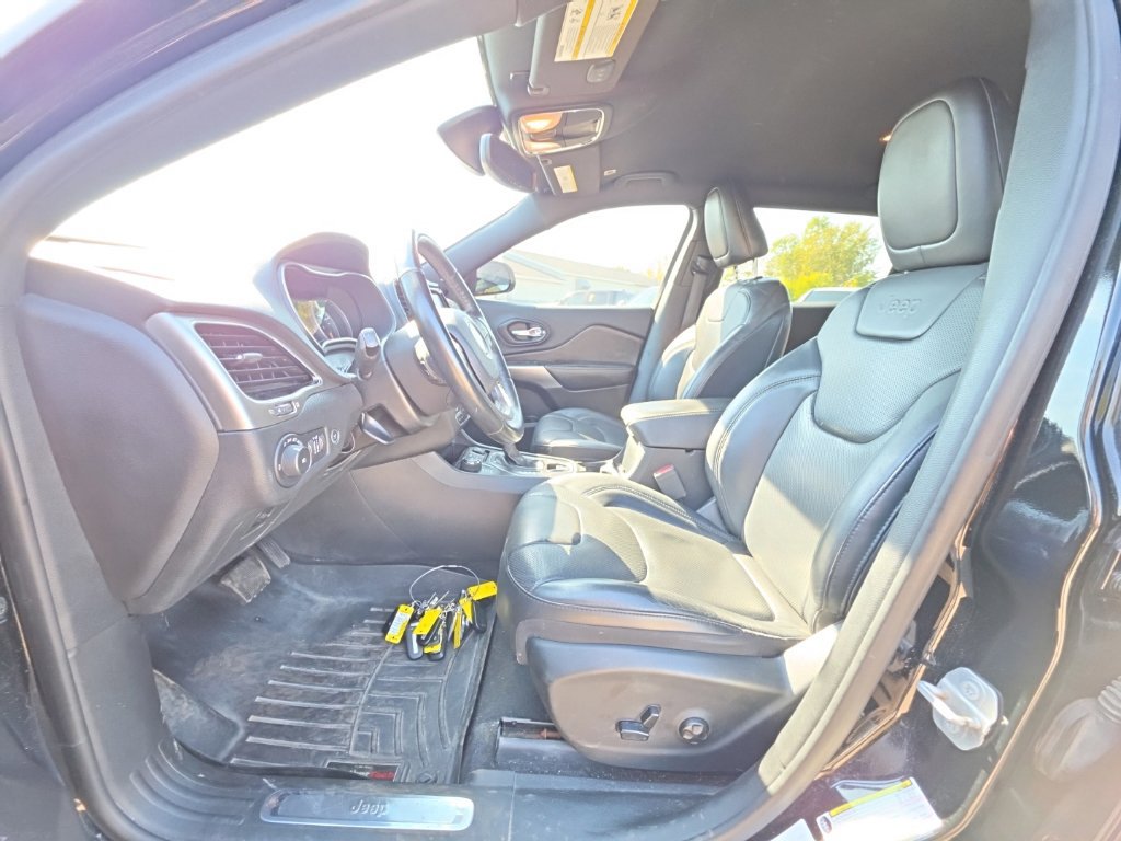 Used 2019 Jeep Cherokee High Altitude AWD/4WD image 10
