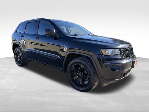 Used 2018 Jeep Grand Cherokee Laredo image 1