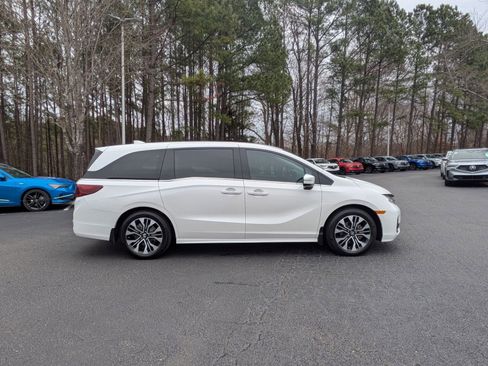 Used 2025 Honda Odyssey Elite image 4