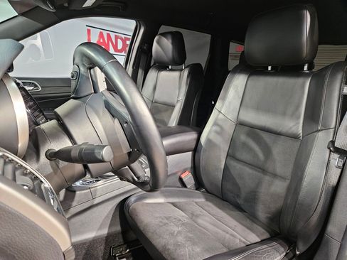 Used 2020 Jeep Grand Cherokee Altitude RWD image 24