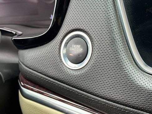 Used 2017 Cadillac XT5 Luxury image 6