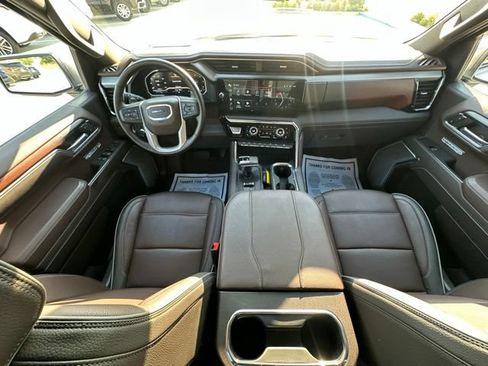 Used 2024 GMC Sierra 1500 Denali w/ Technology Package AWD/4WD image 18