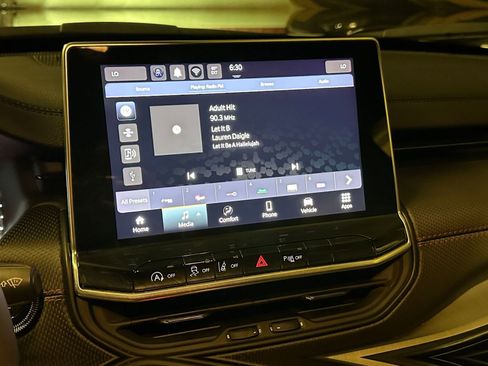 Used 2025 Jeep Compass Trailhawk w/ Trailer Tow Group image 21