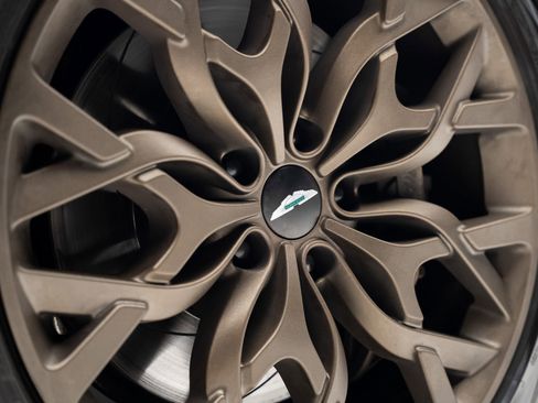 Used 2023 Aston Martin DBX AWD/4WD image 22