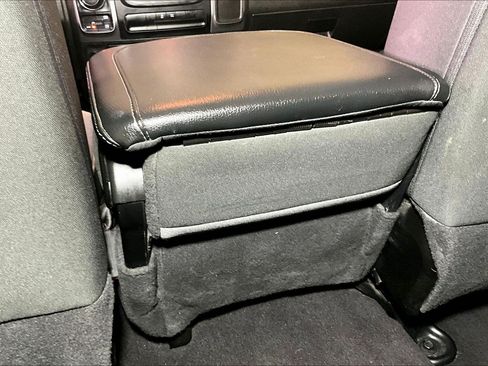 Used 2024 RAM 1500 Classic SLT AWD/4WD image 12