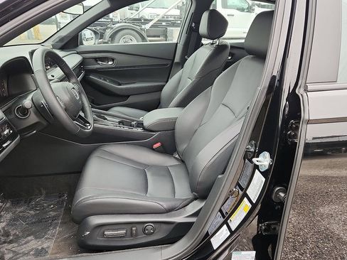 Used 2025 Honda Accord Sport image 8