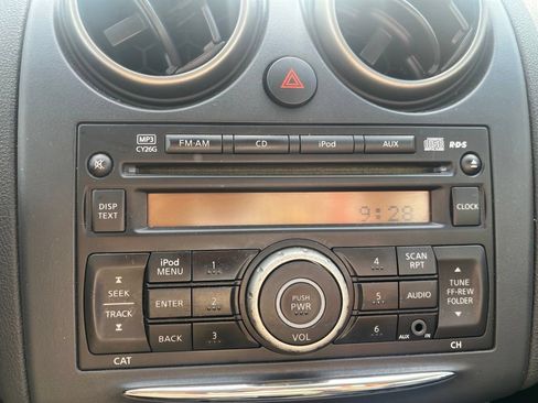 Used 2013 Nissan Rogue S FWD image 16