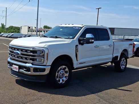 Used 2024 Ford F250 Lariat w/ Lariat Ultimate Package AWD/4WD image 3