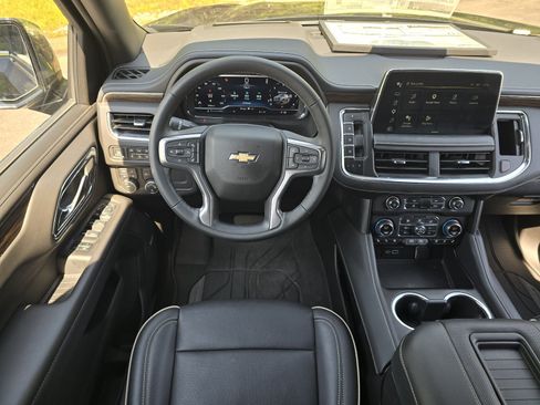 Used 2024 Chevrolet Tahoe Premier AWD/4WD image 14