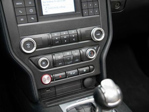 Used 2020 Ford Mustang Convertible RWD image 28