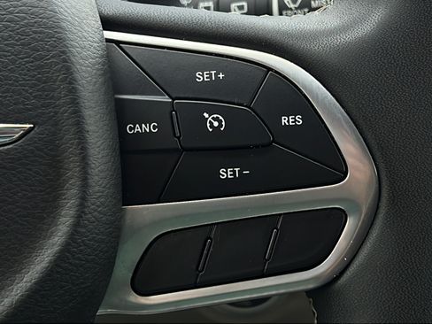 Used 2023 Chrysler Voyager LX FWD image 20