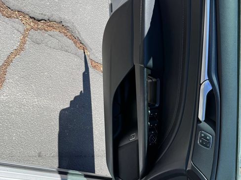 Used 2019 Ford Fusion Energi Titanium FWD image 10