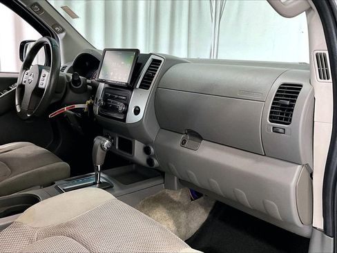 Used 2013 Nissan Frontier SV image 28