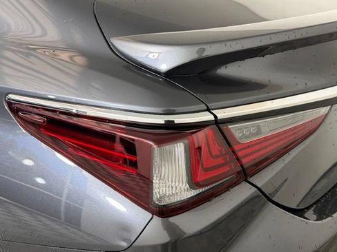 Used 2025 Lexus ES 300h w/ Technology Package FWD image 15