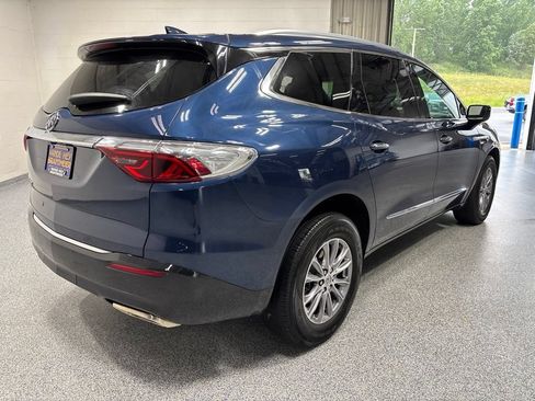 Used 2023 Buick Enclave Essence AWD/4WD image 7