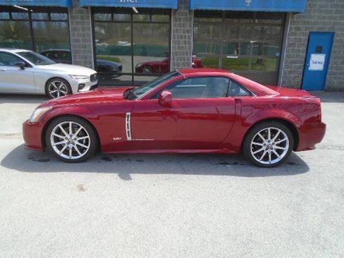Used 2009 Cadillac XLR V image 8