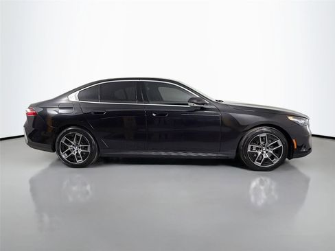 New 2026 BMW 530i xDrive w/ Premium Package AWD/4WD image 4
