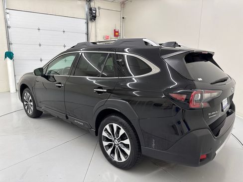 Certified 2023 Subaru Outback Touring AWD/4WD image 4