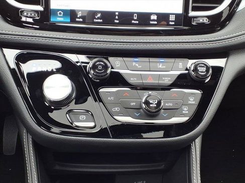 New 2026 Chrysler Pacifica Limited w/ S Appearance Package image 9