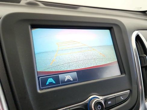 Used 2018 Chevrolet Equinox LT FWD image 19