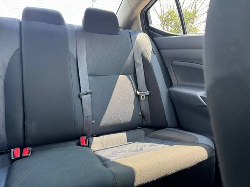 Used 2025 Nissan Versa SV FWD image 34