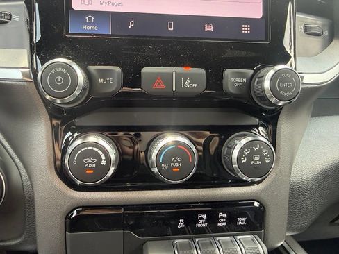New 2026 RAM 1500 Express AWD/4WD image 21