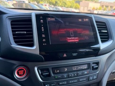 Used 2018 Honda Pilot EX image 12
