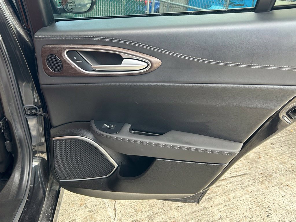 Used 2022 Alfa Romeo Giulia Ti RWD image 31