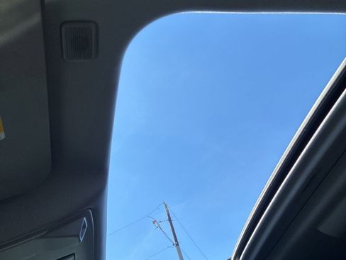 Used 2019 Cadillac Escalade ESV Premium Luxury image 12