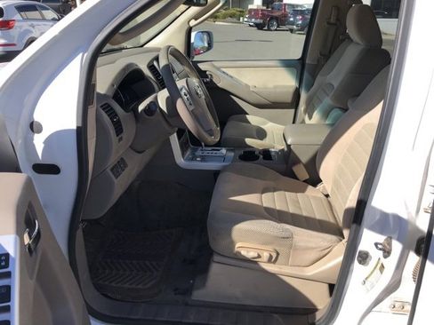 Used 2012 Nissan Pathfinder SV image 18