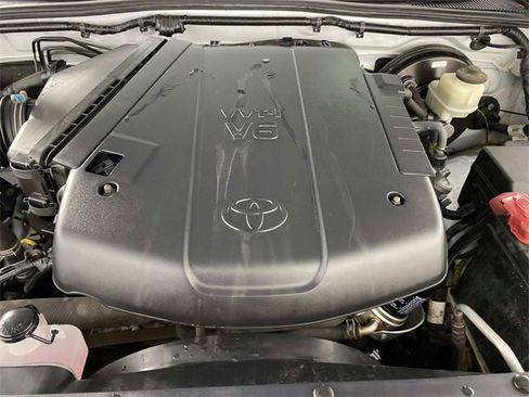 Used 2015 Toyota Tacoma 4x4 Double Cab w/ TRD Sport Package image 32